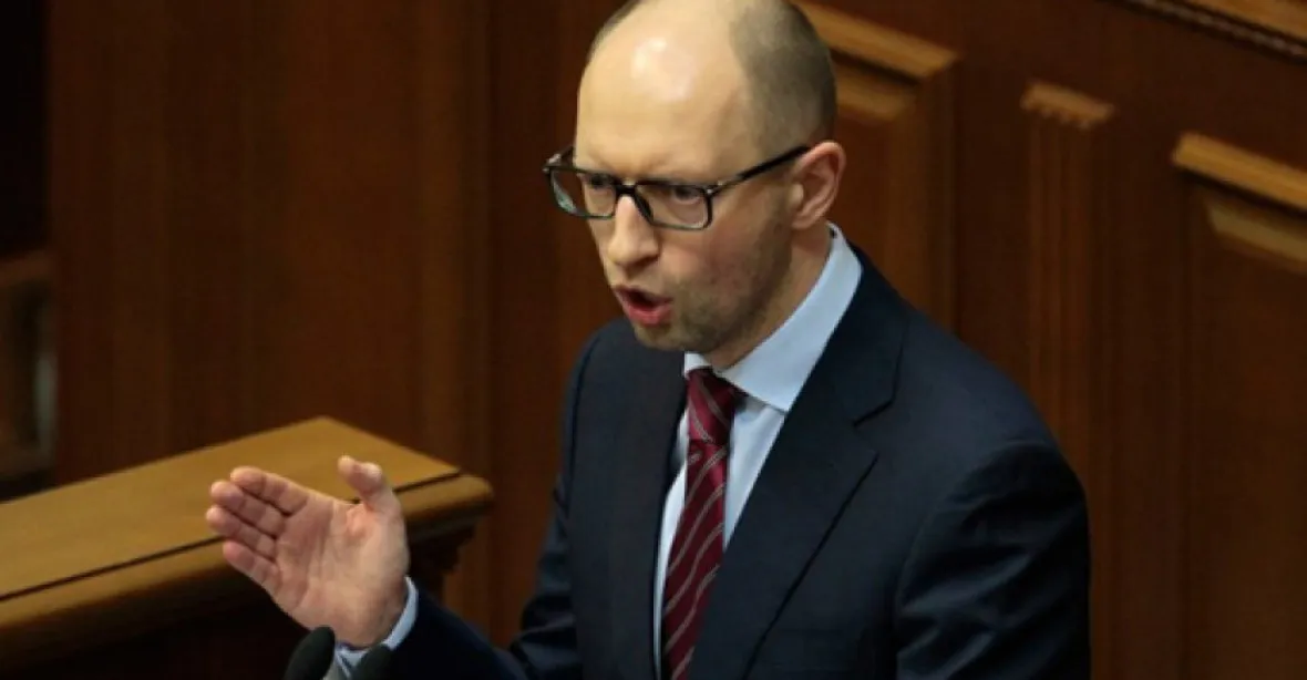 Ukrajinský parlament je nespokojený, vládu ale nakonec neodvolal