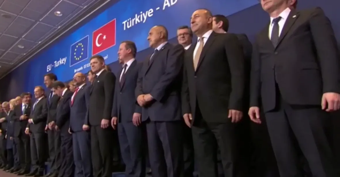 Turecko zaskočilo summit, žádá 3 miliardy eur