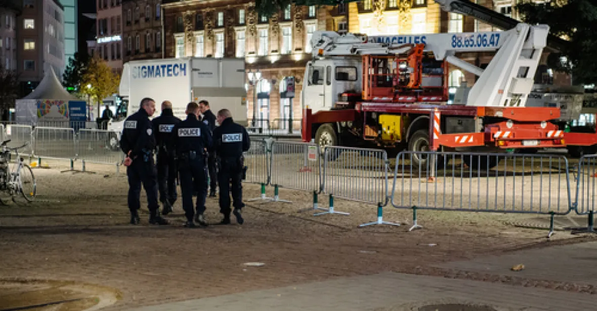 Tři útočníci z Paříže jsou i na ‚personálním‘ seznamu členů IS