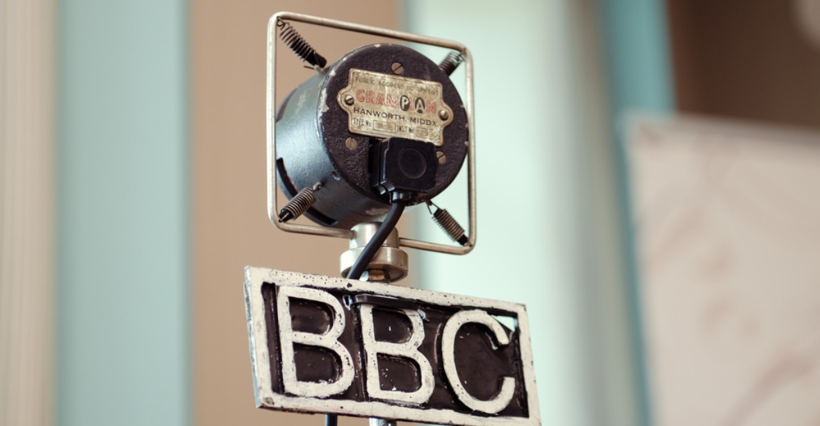 Vznikne státní vysílání? Vládu nad BBC chtějí převzít politici