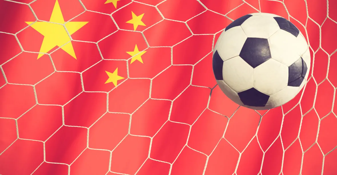 ‚Platí tu dobře.‘ Brazilští fotbalisté učí Číňany, jak mají hrát