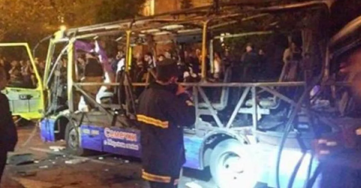 Terorismus v Jerevanu. Do autobusu někdo nastražil bombu