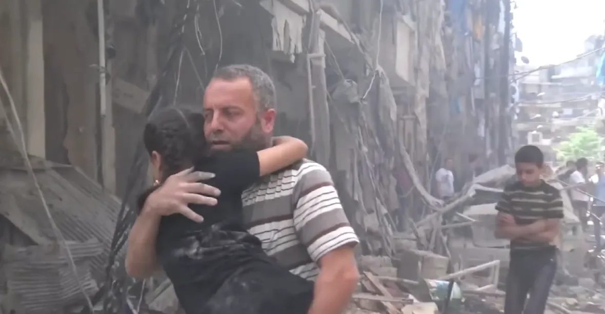 VIDEO: Poslední pediatr v syrském Aleppu zemřel při náletu na nemocnici