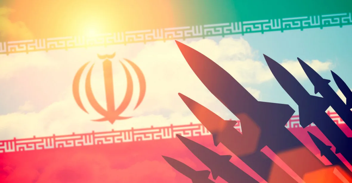 Írán hlásí úspěšný test rakety středního doletu. USA protestují