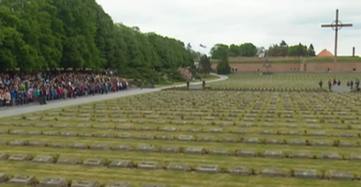 Stovky lidí si při Terezínské tryzně připomněly oběti holocaustu