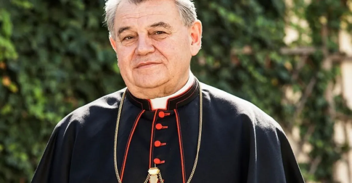 666 let Osvětiman. Kardinál Duka odslouží mši v Mynářově městě