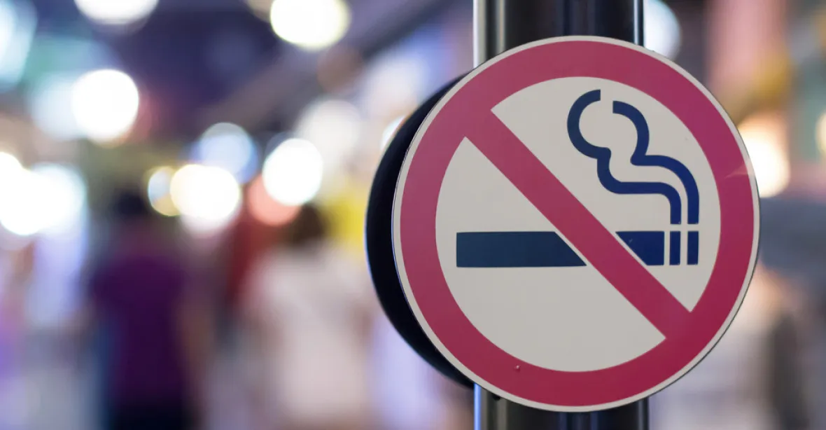 Sobotka chce teď protikuřácký zákon protlačit silou