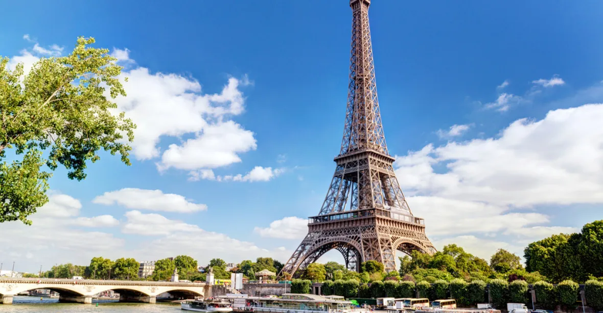 Euro 2016: Policie chce zrušit fan zóny u Eiffelovy věže, bojí se teroru