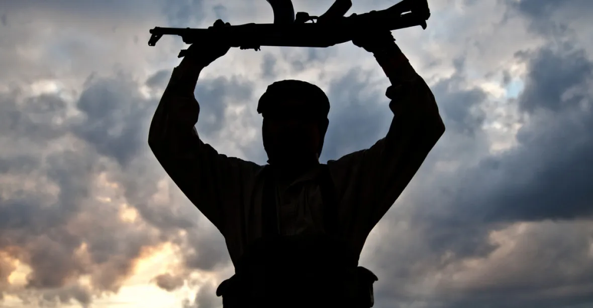 70 ran bičem a ukřižování: trest za porušení ramadánu v IS