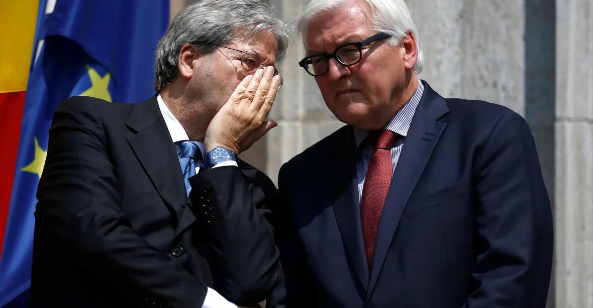 Evropa zvyšuje tlak na Británii, aby rychle odešla z unie