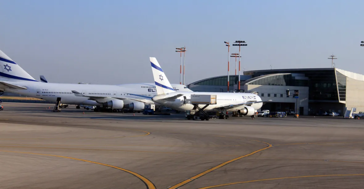 Novinář rozbil mýtus letiště v Tel Avivu. Rozmístil tam ‚bomby‘