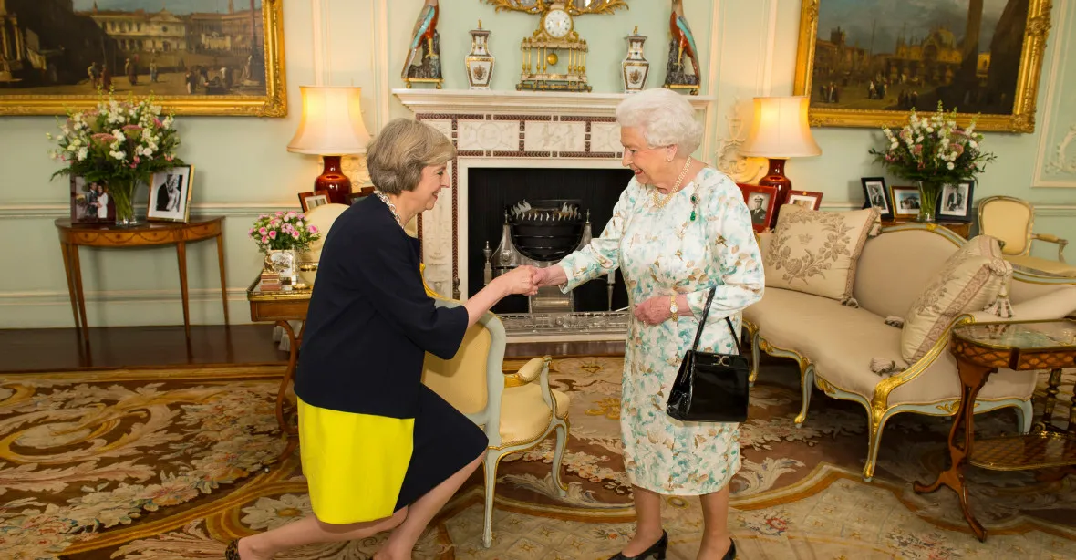Británie má premiérku. Je jí „nová železná lady“ Theresa Mayová