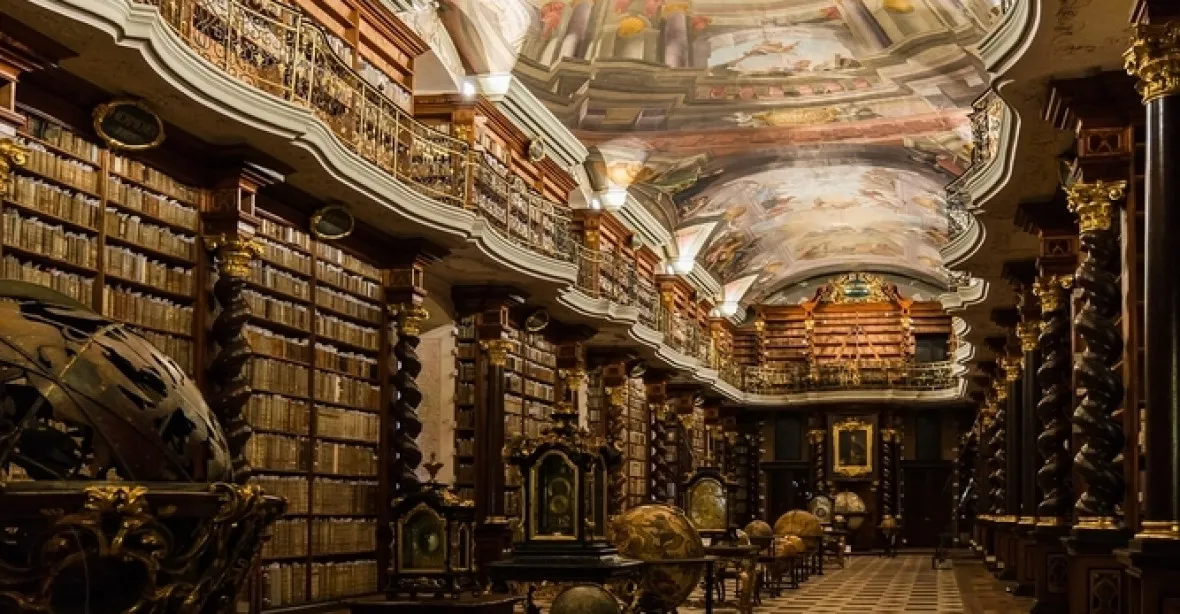 Česko je zemí knihomolů, zjistil Bill Gates. Má nejvíce knihoven na světě