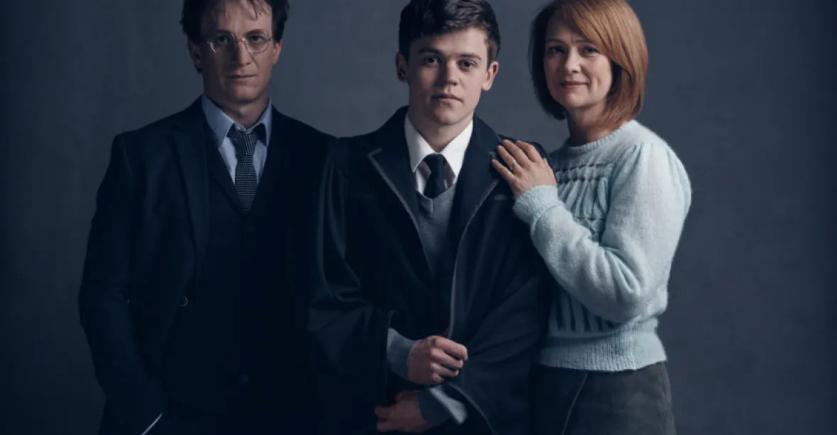 Harry Potter jako přepracovaný úředník. Hru chválí diváci i kritici