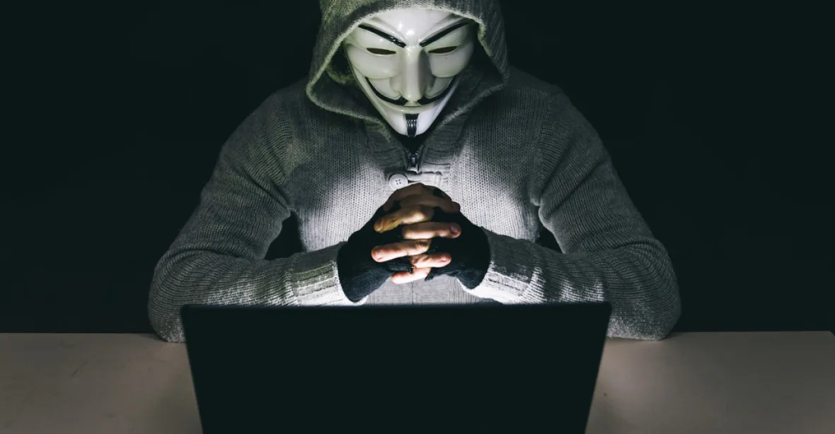Servery Babišových firem byly napadeny hackery. Prý kvůli EET