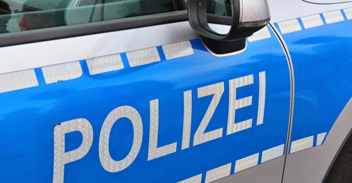 Útočník v Magdeburku pobodal ženu, napadl i další lidi
