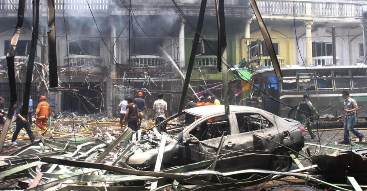 V Thajsku vybuchly dvě bomby. Jedna mrtvá a 10 zraněných, včetně turistů