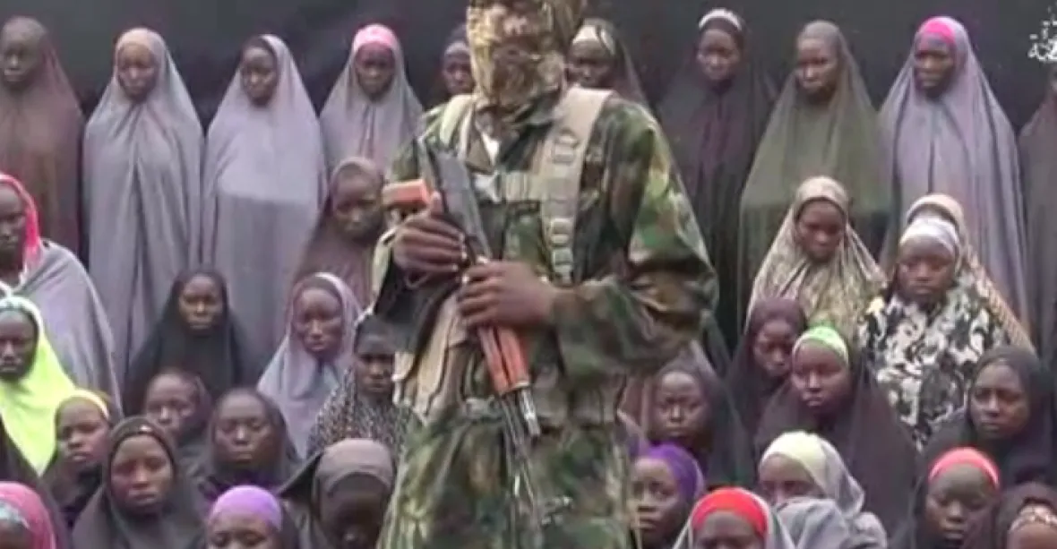 Vraťte nám naše bojovníky, vrátíme vám školačky, nabízí Boko Haram
