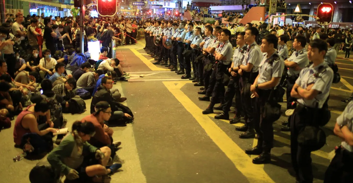 Lídři hongkongské revoluce do vězení nemusí. Trest si odpracují