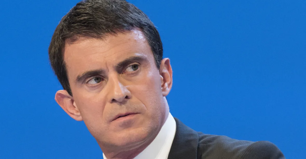 Premiér Valls: Ideály Francie představují nahá prsa, ne zahalené ženy