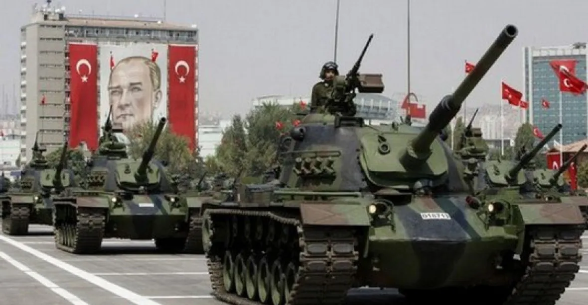 Turecká armáda při střetech zabila či zranila přes sto členů PKK