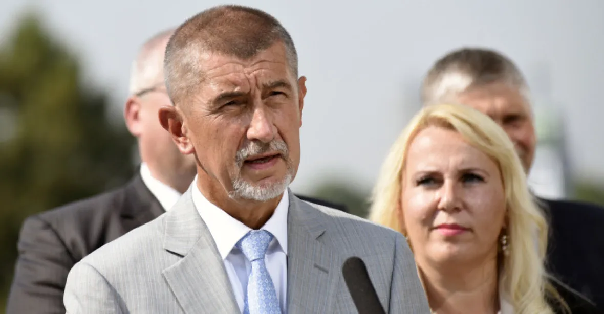 Sobotka není premiér, šéfuje jen ministrům ČSSD, tvrdí Babiš