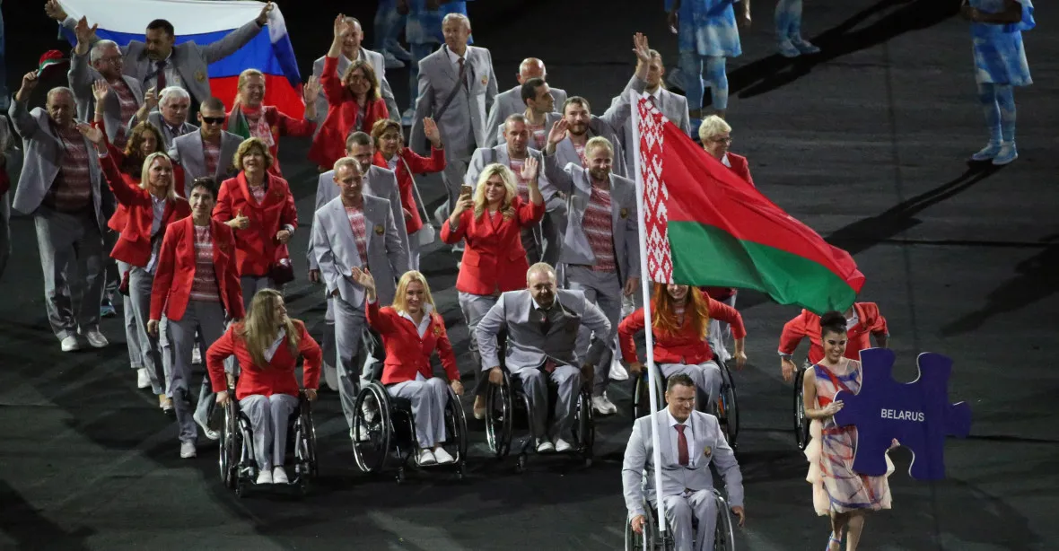 Bělorus mával na paralympiádě ruskou vlajkou, za trest jede domů