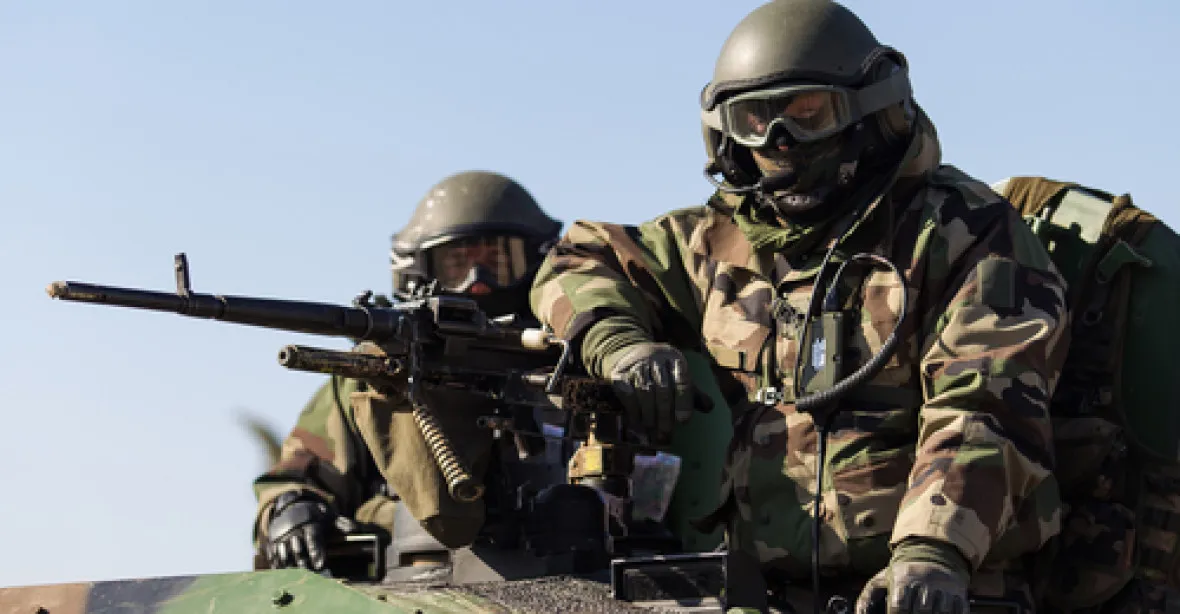 Německo a Francie chtějí těsnější vojenskou spolupráci v EU