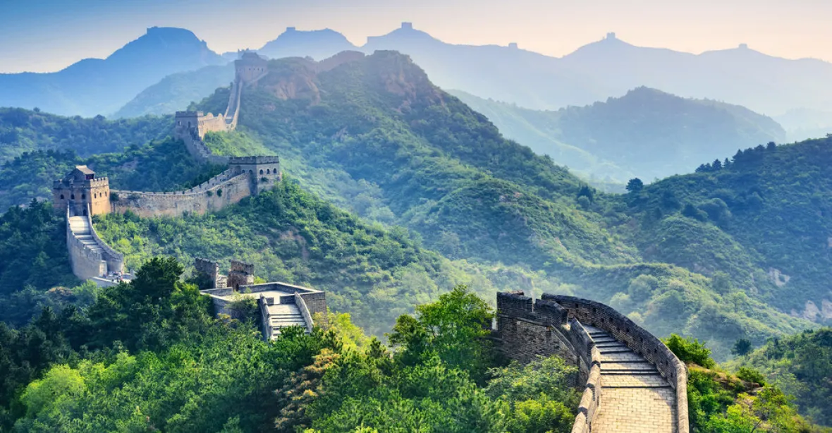 Číňané opravili Velkou čínskou zeď. Pokryli ji betonem