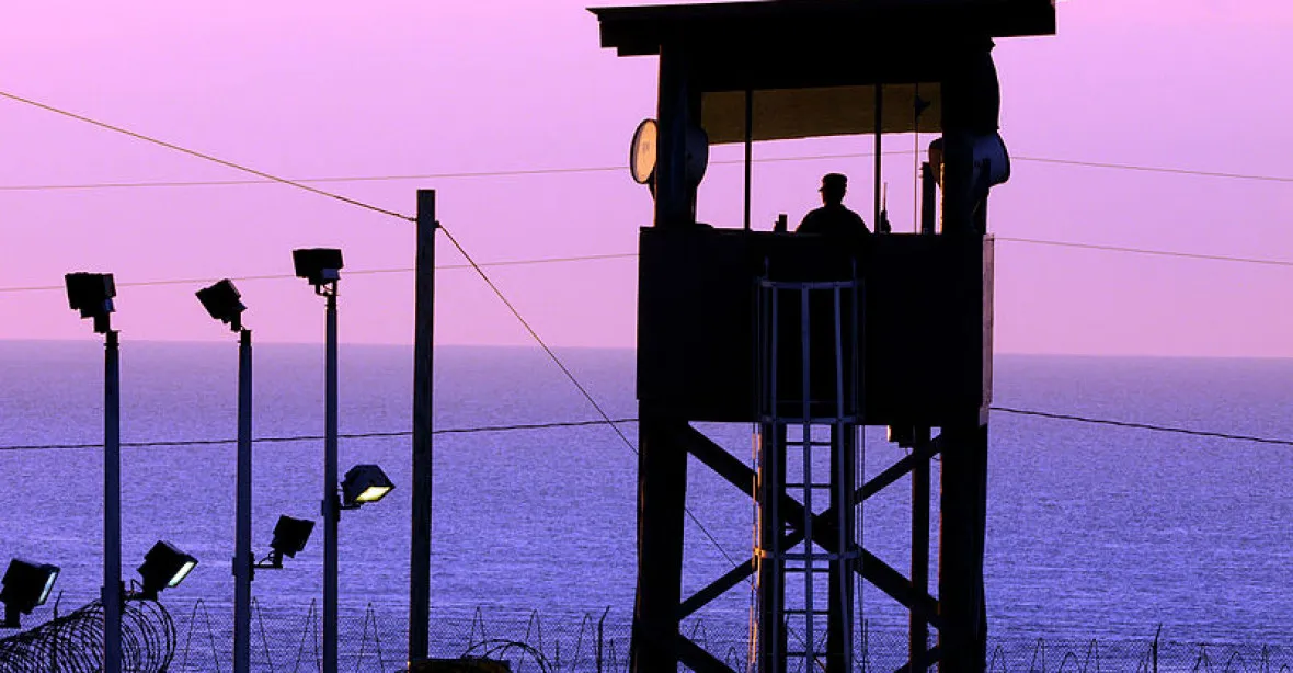 USA kvůli hurikánu Matthew evakuují personál z Guantánama