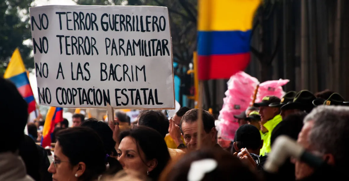 Kolumbijci odmítli mírovou dohodu. ‚Rebelům nemůže být vše odpuštěno‘