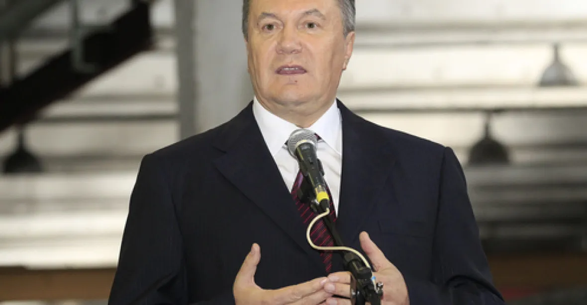 Kreml přiznal, že Janukovyčovi udělil dočasný azyl