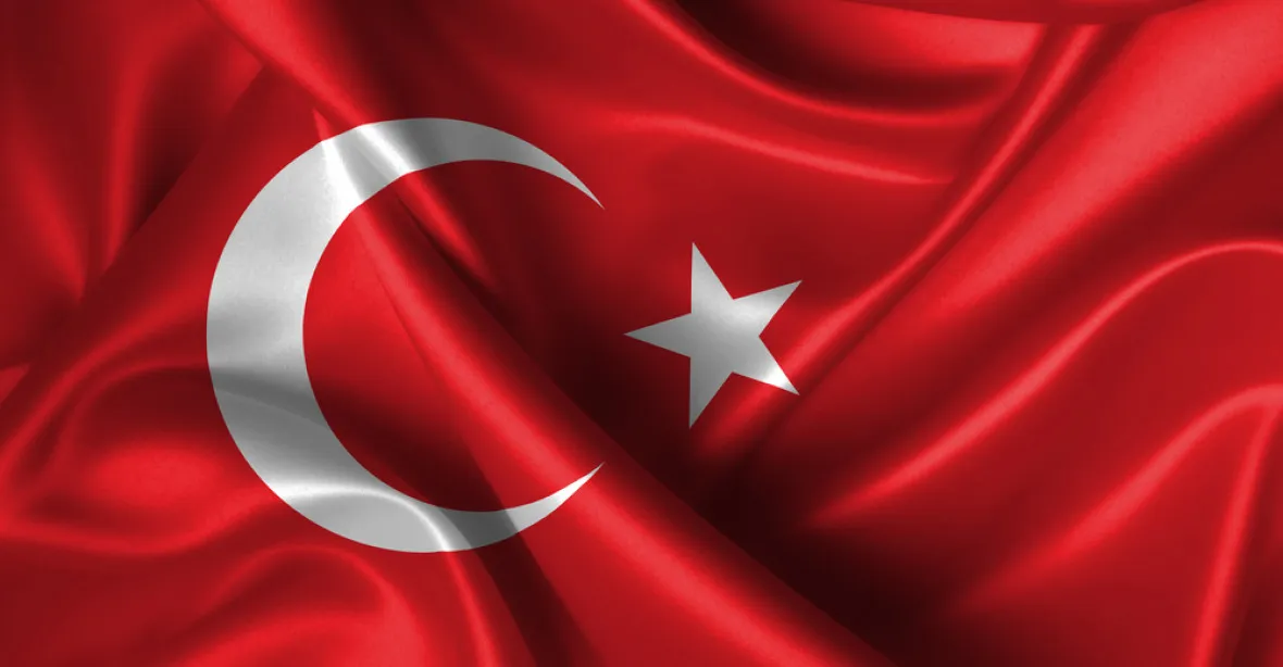 Čistky pokračují. Turecko pozastavilo činnost 370 nevládních organizací
