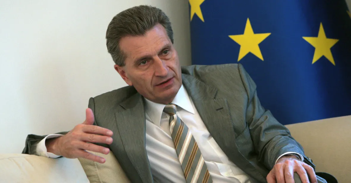 Skandály eurokomisaře: let s proruským lobbistou, řeči o šikmoočcích