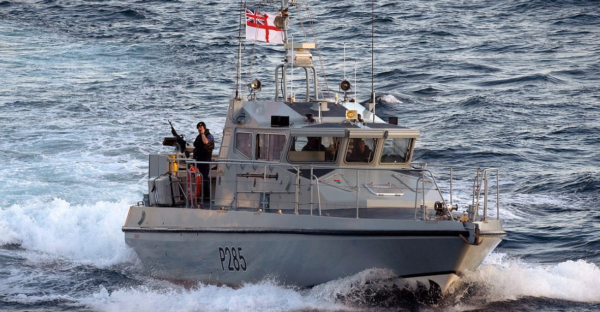 Španělská loď provokovala u Gibraltaru. Britové ji zahnali