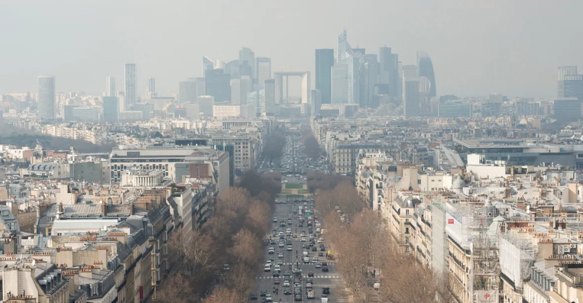 Paříž, Madrid, Atény chtějí do roku 2025 zakázat dieselová auta