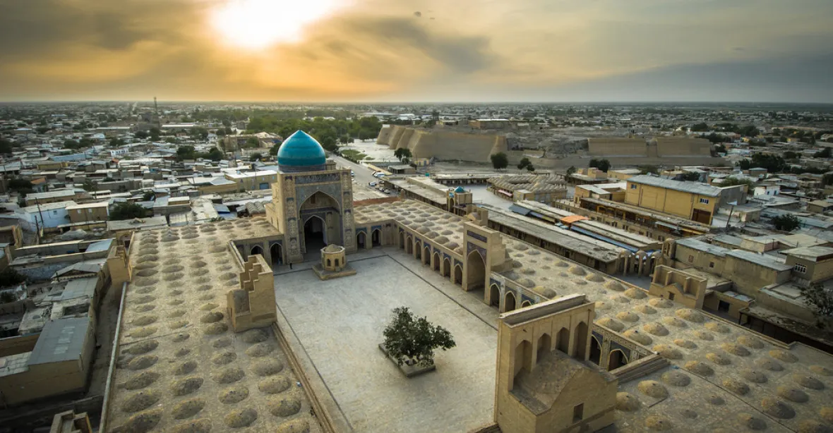 Uzbekistán mění pravidla. Bez víza pustí turisty z 26 zemí včetně Česka