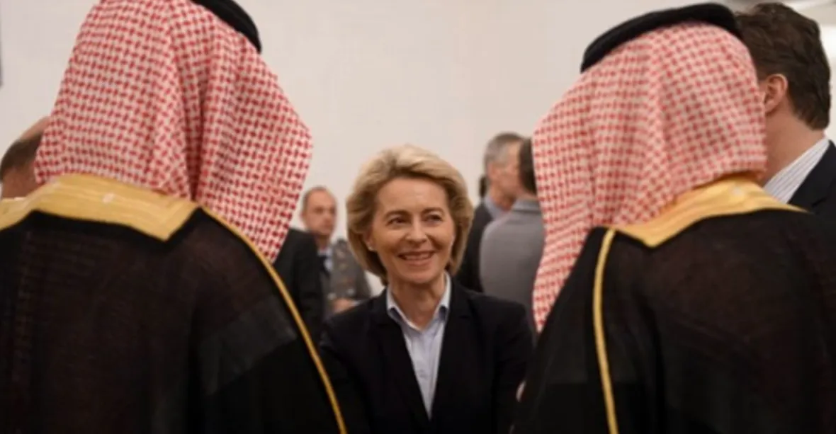 Německá ministryně se odmítla zahalit v Saúdské Arábii