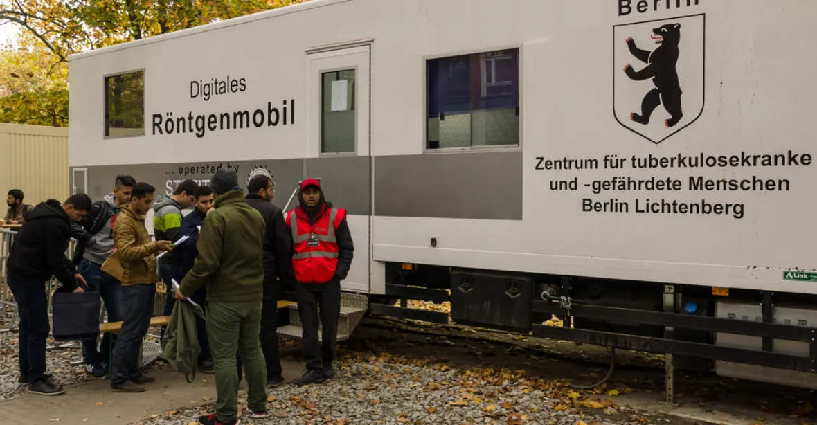 Vyhnuli se deportaci. Německo letos dobrovolně opustilo 55.000 migrantů