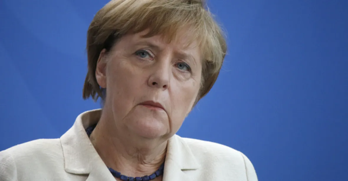 Migranti chtěli poslat Merkelové dar, pošťačka zavolala policii