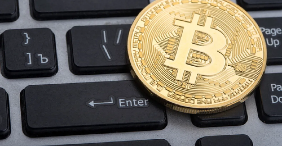 Kybernetická měna bitcoin prudce padá