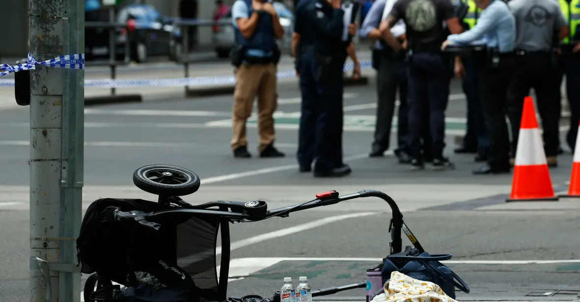 Řidič v Melbourne vjel úmyslně do chodců. Mezi mrtvými je i dítě