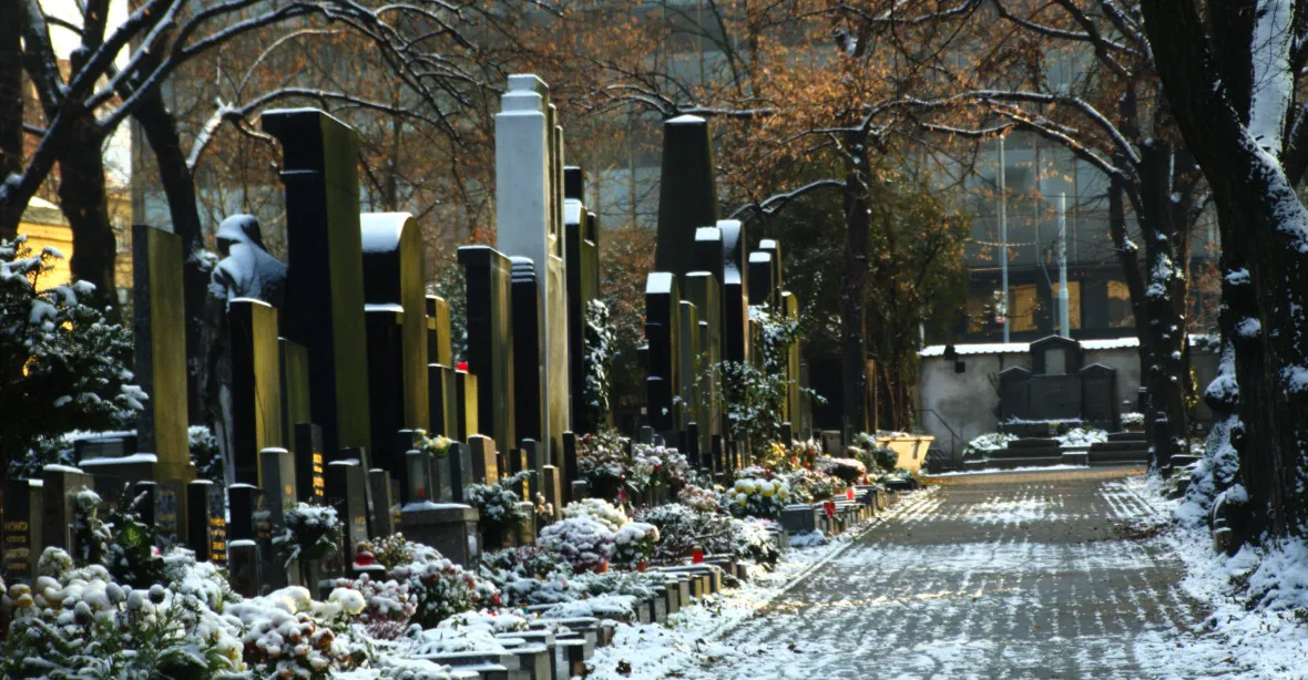 Proč vadí ředitel pražských hřbitovů? Radní ho chtějí odstranit