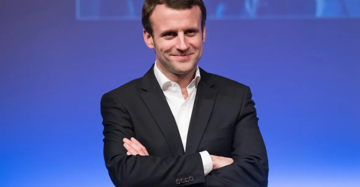 Novým favoritem na prezidenta Francie je podle průzkumu Macron