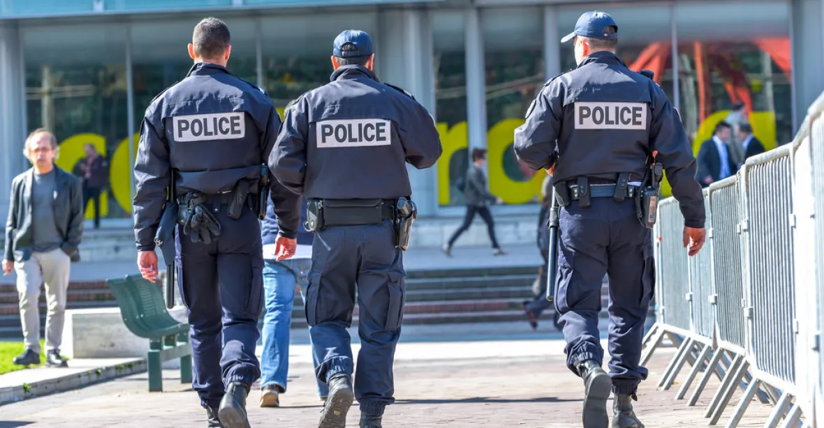 Ve Francii zatkli čtyři lidi podezřelé z plánování útoku v Paříži