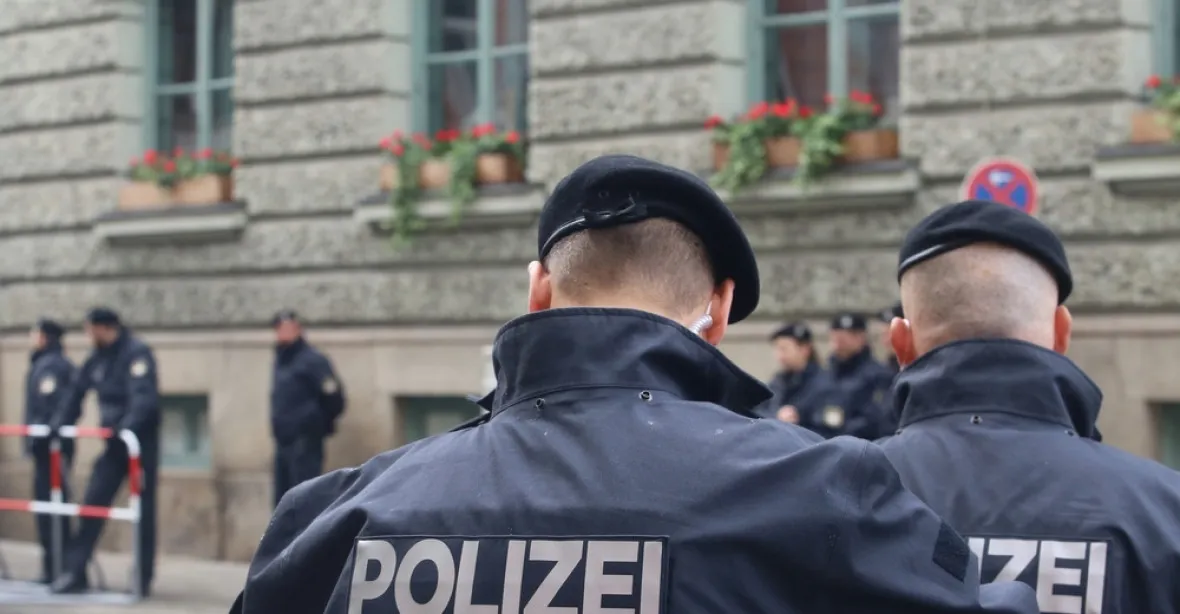 Německá policie udeřila proti imámům, kteří donášeli Erdoganovi