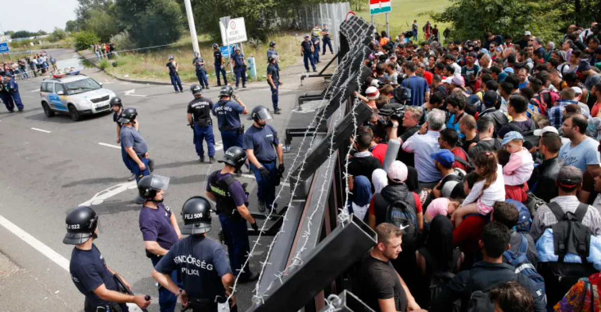 Turecko k unii: Neplníte dohodu, migranty nebudeme brzdit