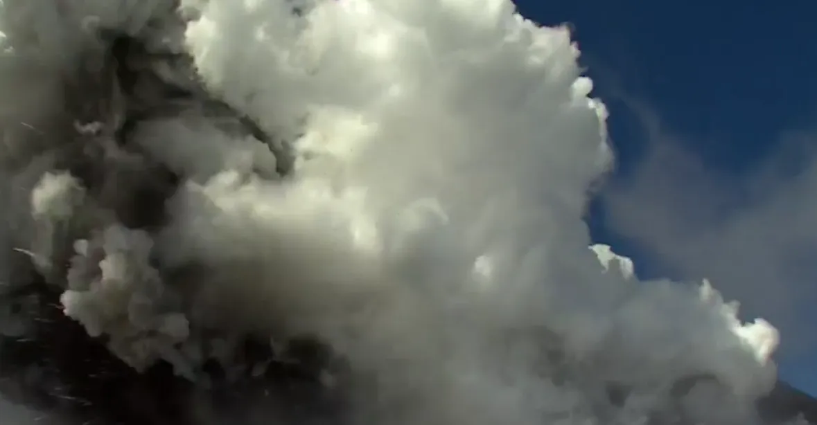 VIDEO: Výbuch na Etně zranil vědce a turisty