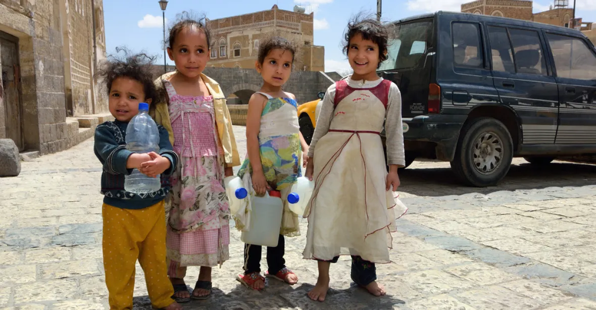 Až půl milionu dětí v Jemenu je ohroženo na životě