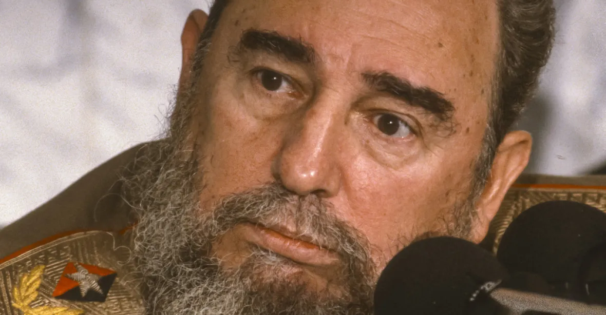 Komunista Fidel se před smrtí obrátil k bohu, řekla diktátorova milenka